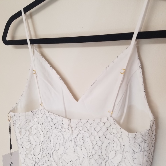 Shona Joy Lace Cocktail Handkerchief Hem Dress - Picture 6 of 8